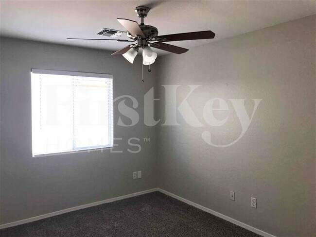 Building Photo - 31351 N Blackfoot Dr