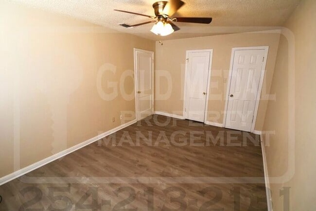 Building Photo - 1706 Cole St