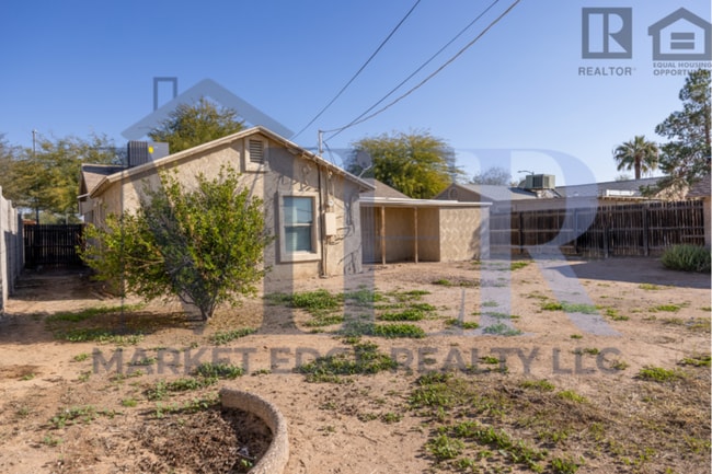 Building Photo - 3Bed/1Bath House at Chandler Blvd/McQueen Rd! Move-In Ready on 06/04/2026! -- NO HOA! RV GATE!