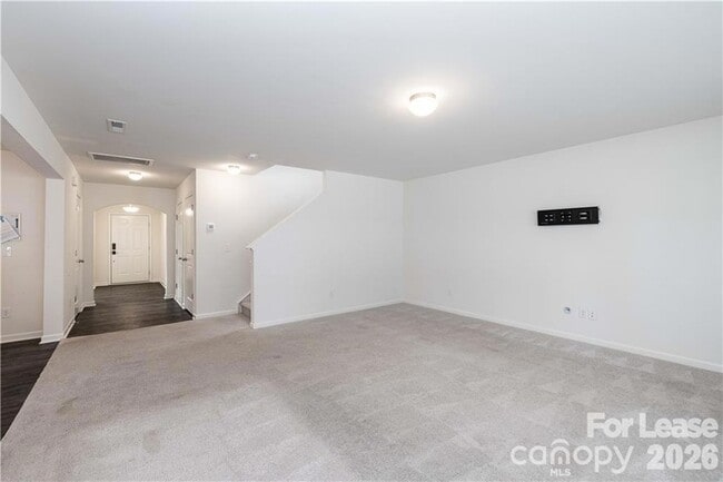Building Photo - 824 Yorkshire Dr