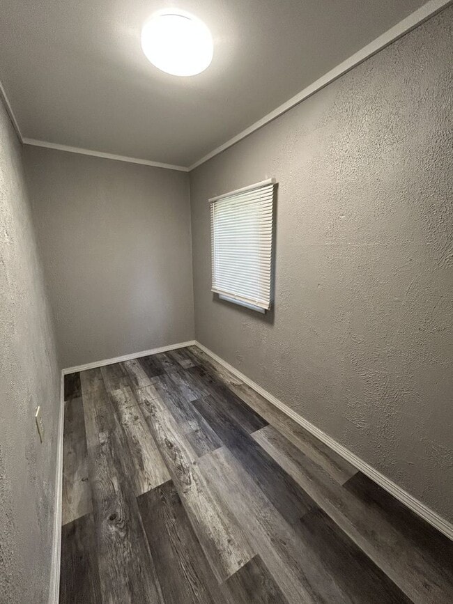 Building Photo - Welcome Home! 3BR/1BA House w/Large Fenced-In Backyard!
