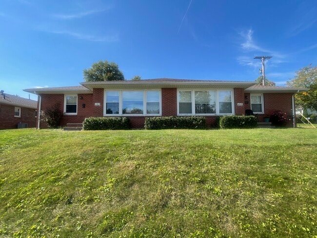 Primary Photo - 462 Bartley Ave