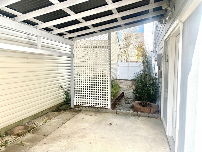 Building Photo - 5124 Stumberg Ln