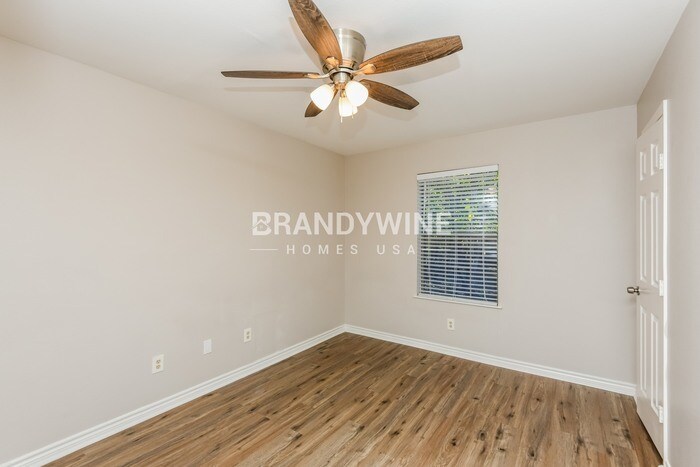 Building Photo - 5933 Houghton Ave