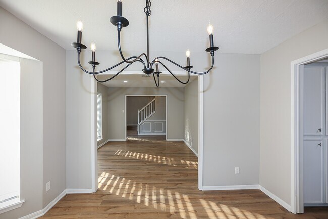Building Photo - 18102 Mahogany Forest Dr