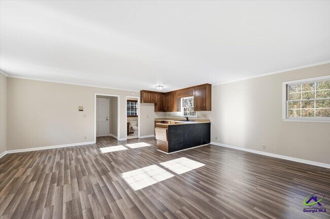 Building Photo - 5056 Wellington Dr