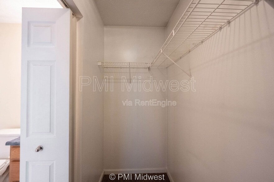 Building Photo - 5834 Long Ridge Pl