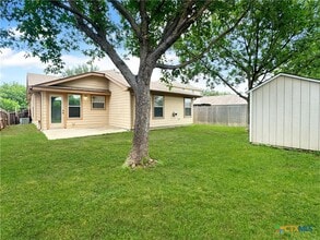 Building Photo - 2384 Medina Dr
