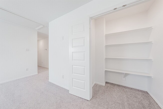 Building Photo - 5731 Tabula Rasa Dr