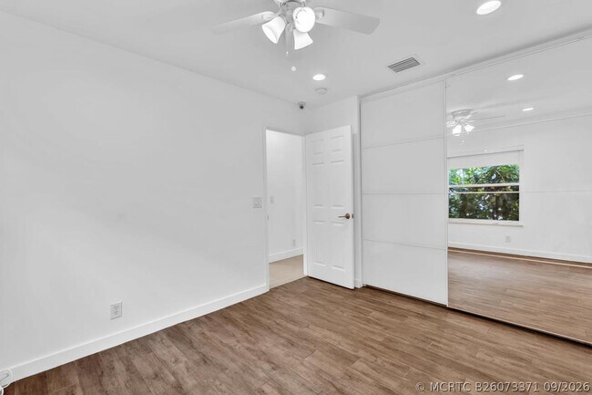 Building Photo - 3307 SW 49th St