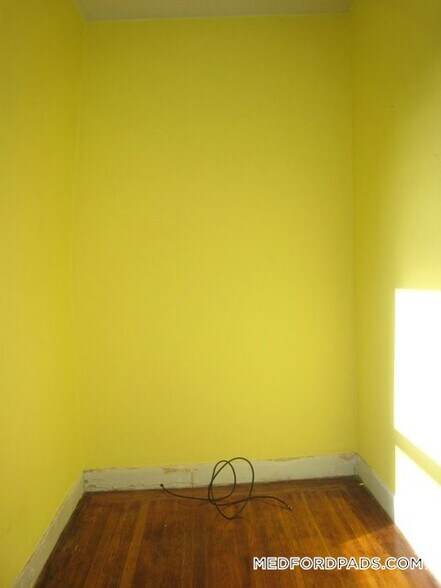 Building Photo - 157 Winthrop St