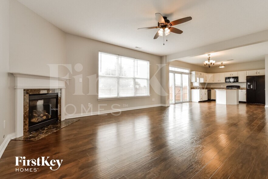 Building Photo - 1983 Collingwood Dr