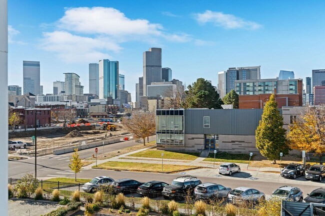 Building Photo - Beautiful 2 Bedroom 2 Bath Condo in the Heart of Rino District!