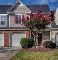 Building Photo - Townhouse off Horse Pen Creek