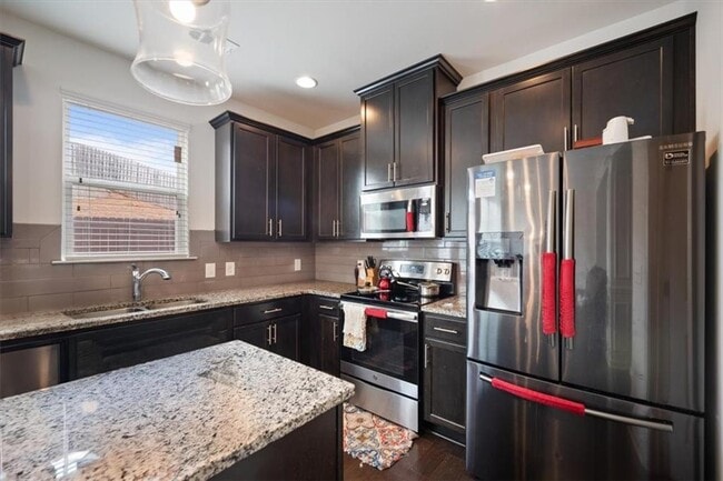 Building Photo - 2730 Kemp Ct