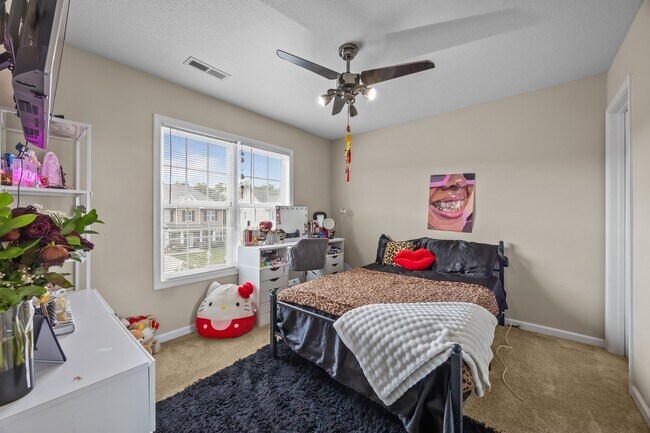 Building Photo - 841 Dynasty Dr