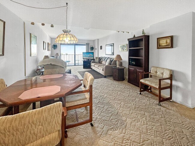 Building Photo - Waterfront Furnished 1 Bed, 1.5 Bath at Chateau Towers – 9th Floor with Balcony