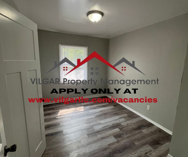 Building Photo - 4 Bed / 2 Bath home in Gary, IN!
