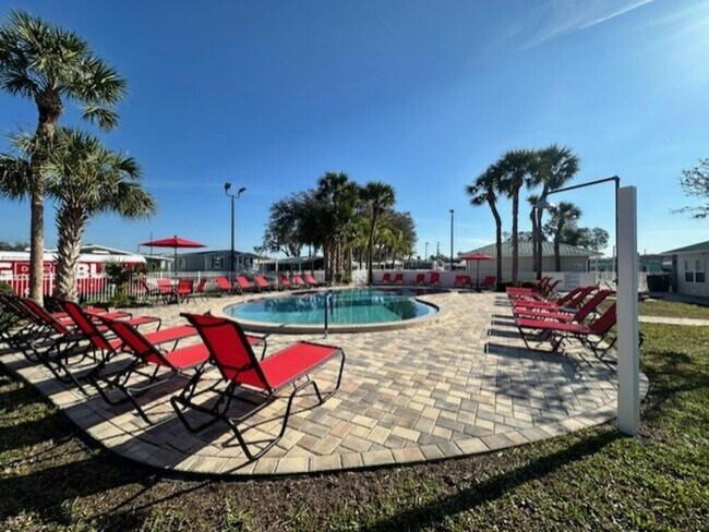 Building Photo - 6429 Forest Lake Dr