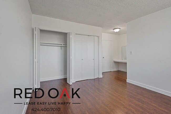Building Photo - 14424 1/4 Budlong Ave-24