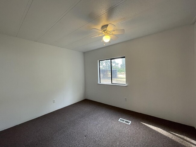 Building Photo - 9384 Lott Rd