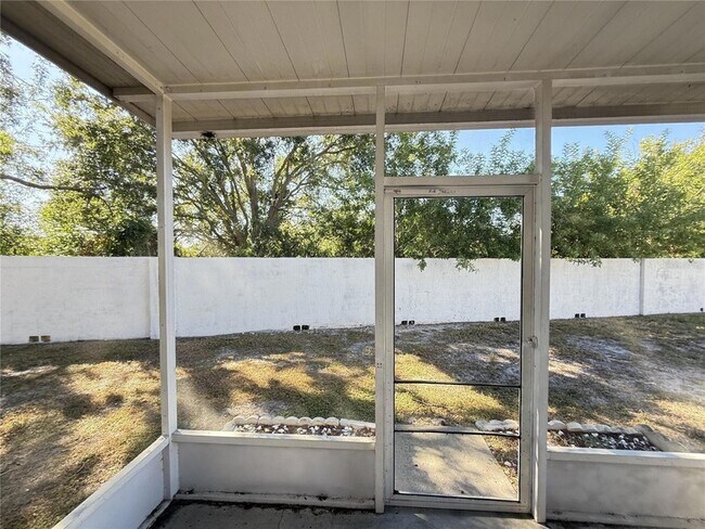 Building Photo - 12653 Longcrest Dr
