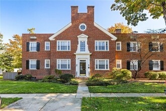 Building Photo - 27 W Lock Ln