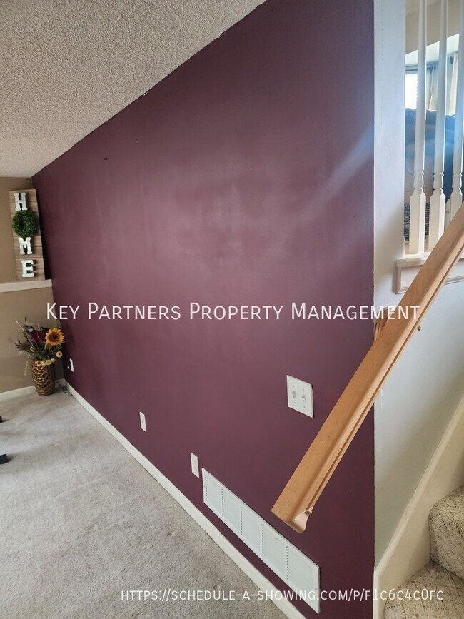 Building Photo - 15375 S Constance St