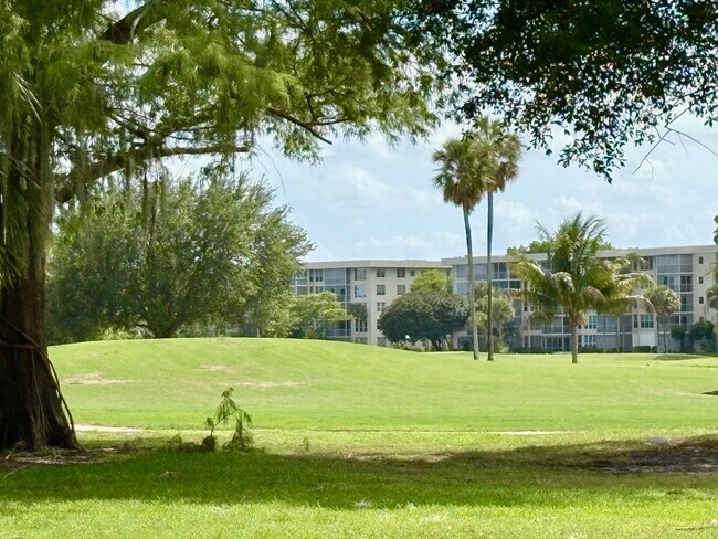 Building Photo - 2671 S Course Dr