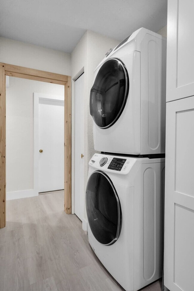 Building Photo - 6450 Perry St