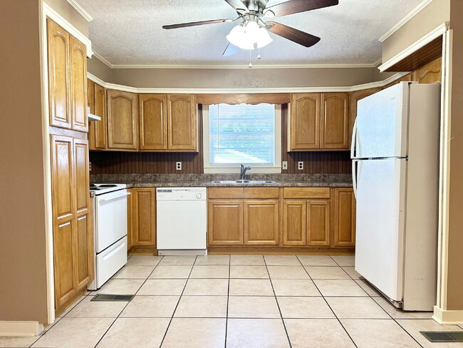 Building Photo - 244 S Hollis Ave