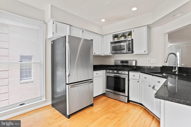 Building Photo - 8416 Cedarcreek Ct