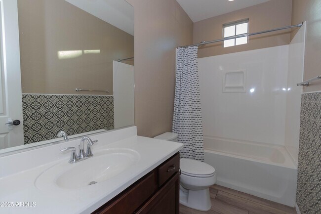 Building Photo - 3951 E Turley St