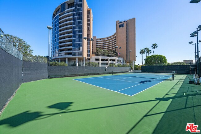 Building Photo - 4316 Marina City Dr