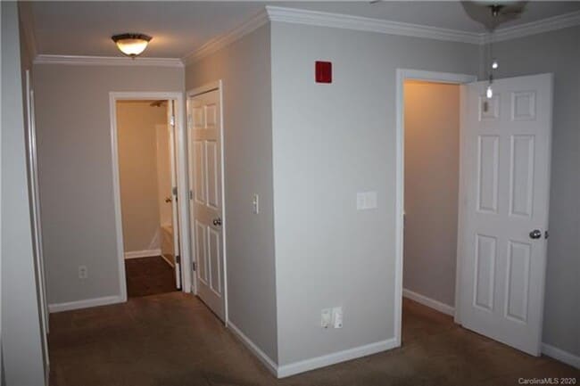 Building Photo - 537 Donatello Avenue