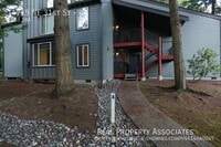 Building Photo - 14715 NE 31st St