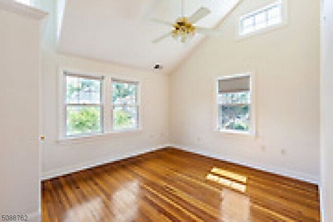 Building Photo - 210 North Ave