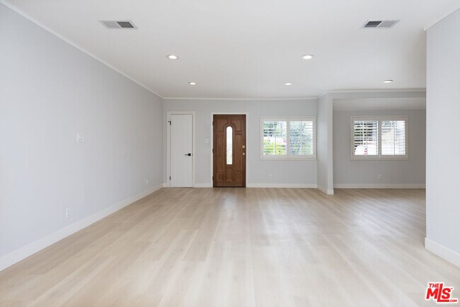 Building Photo - 14843 Morrison St