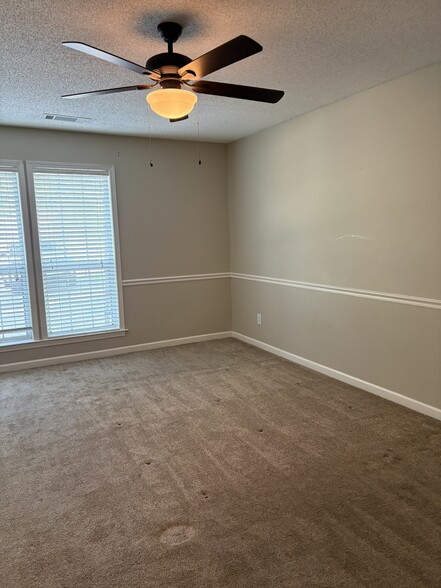 Building Photo - 445 Augusta Dr