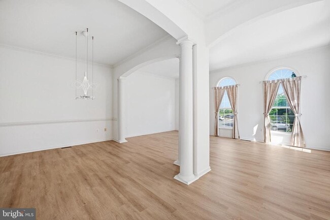 Building Photo - 44094 Saxony Terrace