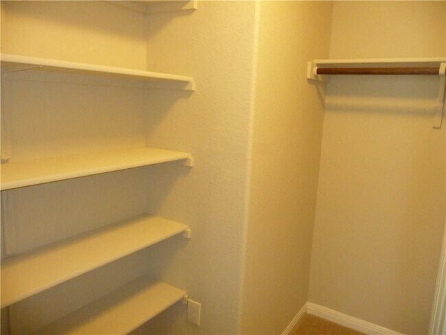 Building Photo - 1118 Walnut Canyon Blvd