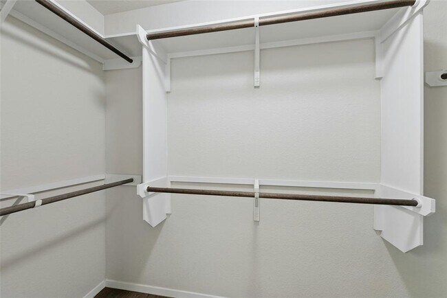 Building Photo - 120 Lyndon Dr