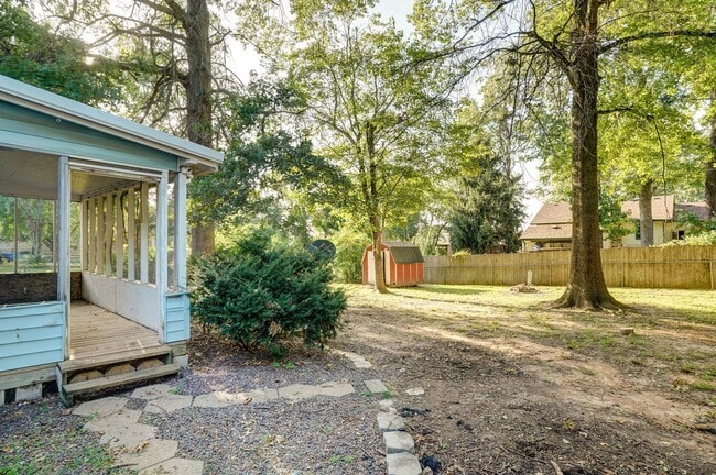 Building Photo - Charming 3 Bedroom House in Springfield!