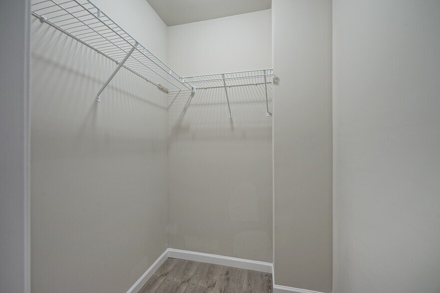 Building Photo - 2114 Mifflin St