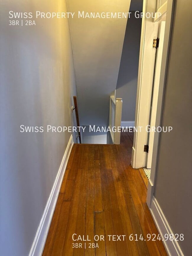 Building Photo - 804 1/2 E Main St-