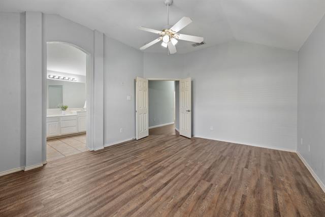 Building Photo - 3605 Villanova Dr
