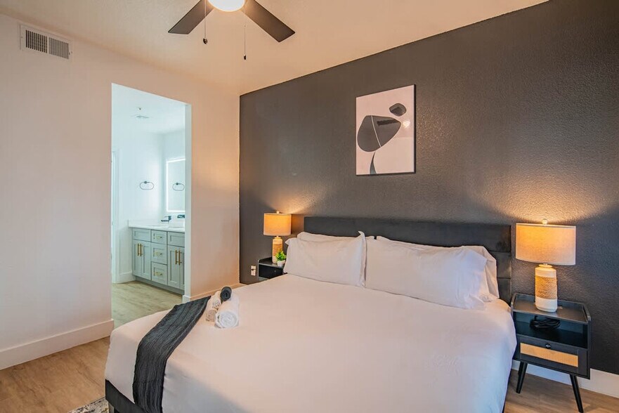 Building Photo - 7900 E Princess Dr