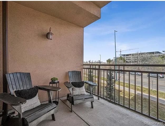 Building Photo - 2700 E Cherry Creek S Dr