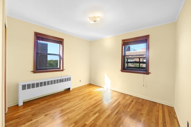 Building Photo - Hudson Terrace E7 -  1/Bdrm 1/Bath