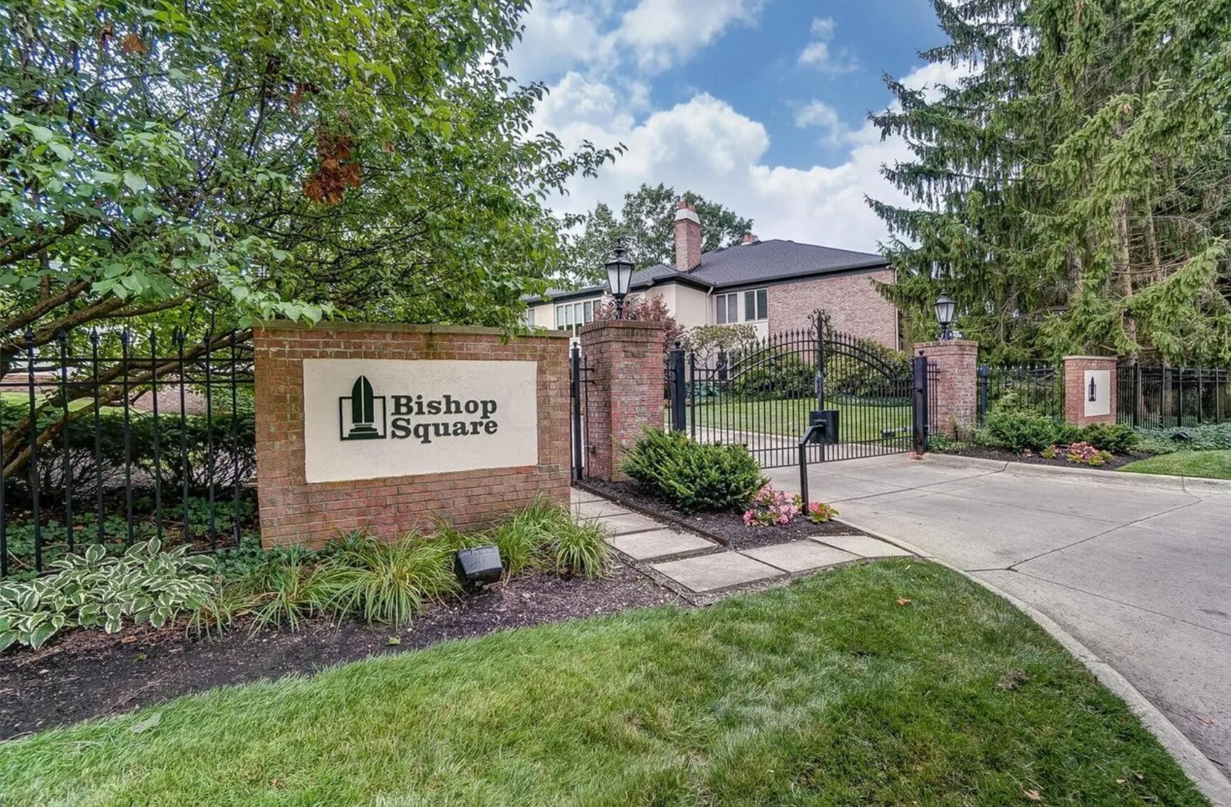 Building Photo - 90 Bishop Sq